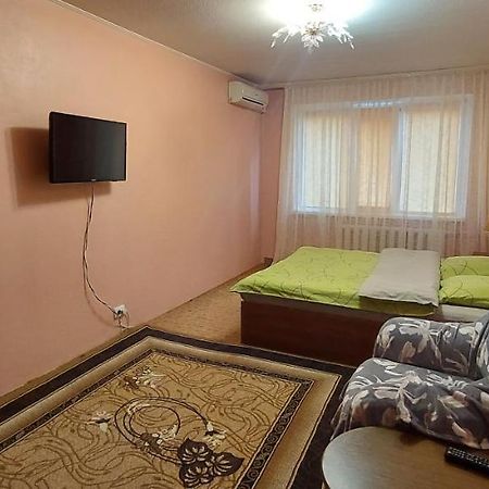 Nice Apartment Kiev Buitenkant foto